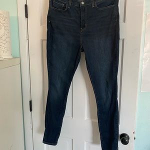 Levi’s high rise skinny “totally shaping” jeans